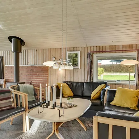 Hébergement de vacances Hjalmar - 400m From The Sea By Interhome