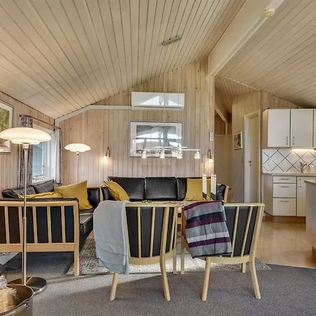 Hjalmar - 400m From The Sea By Interhome Hébergement de vacances