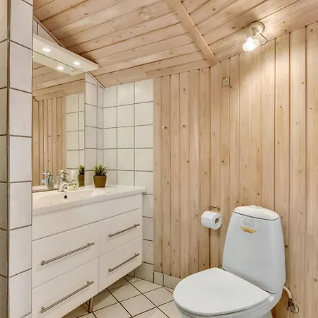 Hébergement de vacances Hjalmar - 400m From The Sea By Interhome *