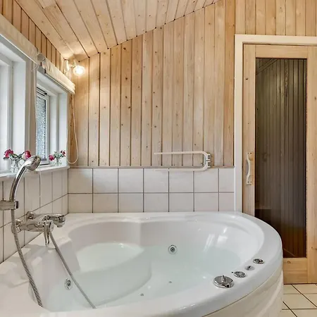 Hjalmar - 400m From The Sea By Interhome