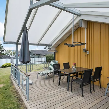 Hébergement de vacances Hjalmar - 400m From The Sea By Interhome